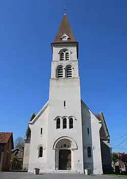 L'église actuelle reconstruite dans les années 1920 et rénovée dans les années 2020.