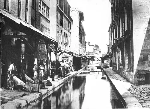 Tanneries sur la Bièvre, fin XIXe siècle (photo Charles Marville).
