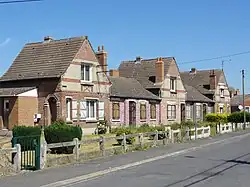 Des habitations groupées par cinq.