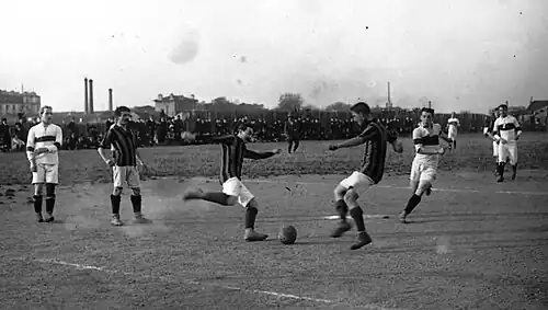 Photo d'une action de jeu d'un match de football