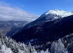 Vue en hiver sur la vallée de la Maurienne à proximité du col du Télégraphe, sur la fin du versant nord.