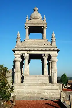 Le mausolée vu du sud-ouest.