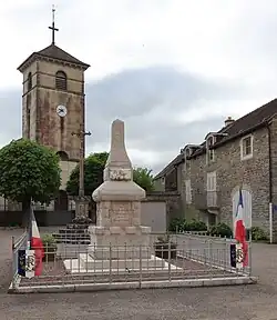 Le monument aux morts.