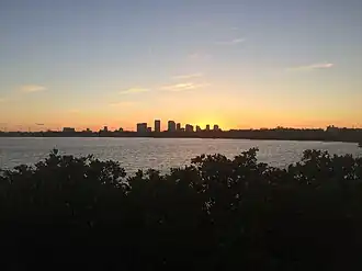 McKay Bay (en) et Tampa à l'horizon