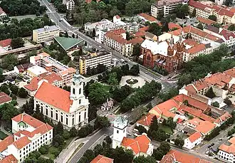 Vue aérienne de la place Kossuth.