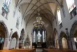 Vue intérieure de la nefvers le chœur.