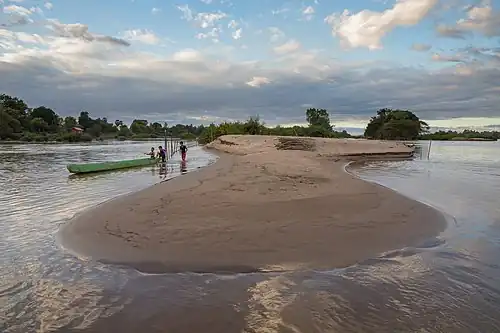 Plage sur l'île Don Loppadi.
