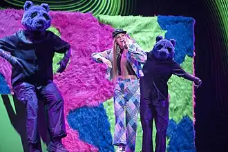 Laurell interprétant Sober.