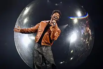 John Lundvik interprétant Voice of the Silent.