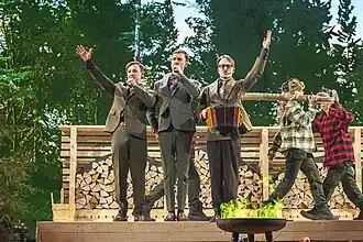 KAJ interprétant Bara bada bastu.