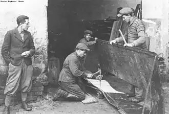 Entrainement des pionniers à la métallurgie (1937 ou 1938)