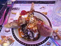 Avec crème glacée.