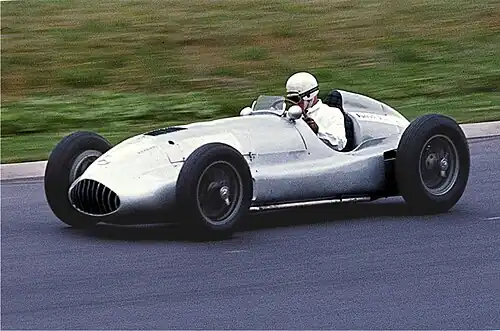 Mercedes-Benz W165