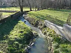Le Merdançon à Saint-Germain-des-Prés, juste avant sa confluence avec le Ravillou.