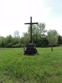 La croix, chemin du Caquet.