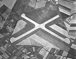 Aéroport Grenoble-Mermoz en 1959.