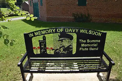 Banc hommage à Davy Wilsdon.