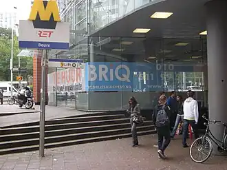 L'entrée de la station Beurs sur la Binnenwegplein