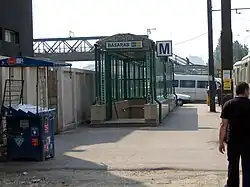 Bouche près de la gare de Basarab.