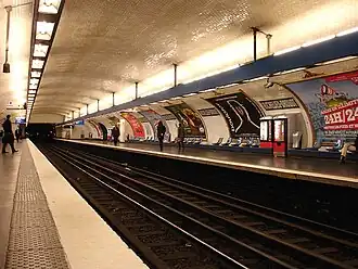 Les quais de la ligne 8.