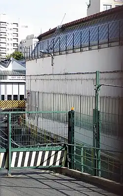 Vue partielle depuis une rampe d'accès.