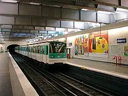 Départ d'une rame MF 67 en direction de Nation, en 2008.