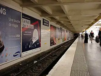 Quai de la ligne 9, direction Pont de Sèvres.