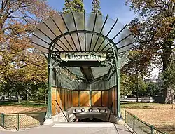 Entrée Guimard de la station de métro Porte Dauphine.