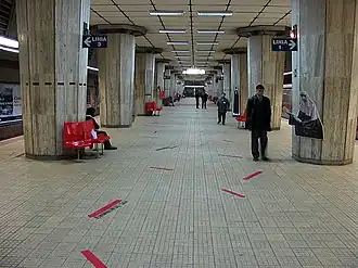 Image illustrative de l’article Eroilor (métro de Bucarest)