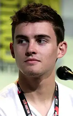 Michael Johnston interprète Corey Bryant