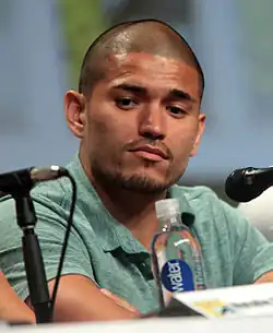 Miguel Gomez interprète Augustin « Gus » Elizalde