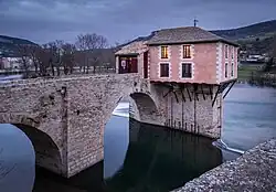Le Pont Vieux et son moulin.