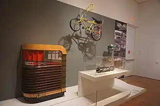 Juke-box Gabel Kuro (Milwaukee Art Museum)