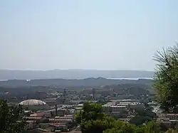 Photographie panoramique de la mine Serbariu vue depuis le mont Rosmarino