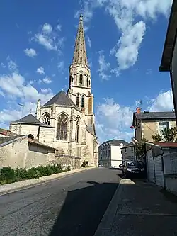L'église de Mirebeau.