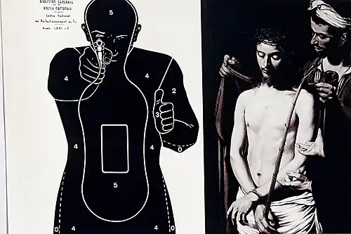 Mise en cible I, impression noir et blanc sur plexiglas, 3 épreuves numérotées, 2010-2011 640&nbsp;×&nbsp;485&nbsp;cm.