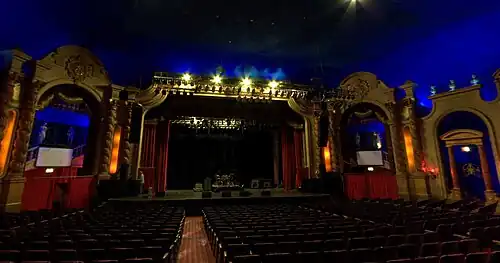 Le Mitchell Kobelinski Theater.