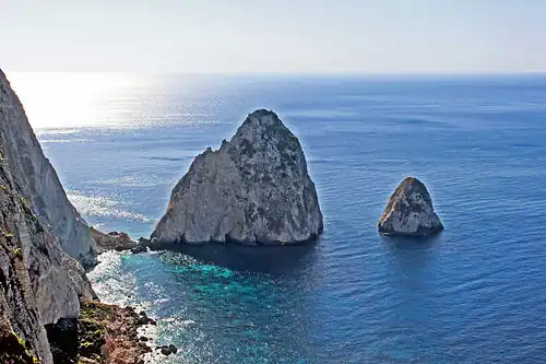 Rochers de Mizithres, péninsule de Kéri