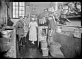 Madame Jacquet, cuisinière-chef du régiment, en 1927.