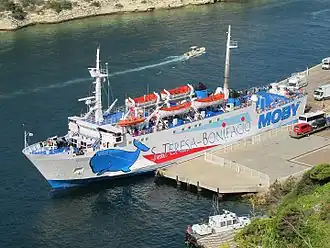 Le ferry "Giraglia"  à quai, de Moby Lines reliant la Sardaigne.
