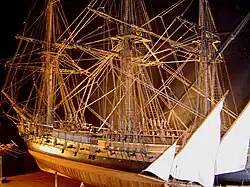 Modèle réduit de gabare militaire du XVIIIe siècle.