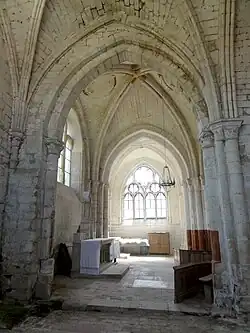 Chœur et chapelle nord.