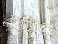 Chapelle sud, chapiteaux dans l'angle nord-est.