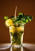 Photographie d'un verre de mojito