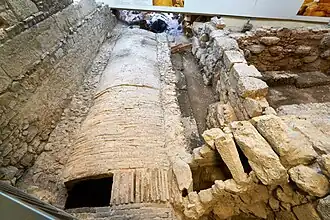 Vestiges de la voûte de l'Éridanos, dans les accès de la station de métro Monastiraki.
