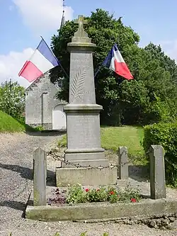 Le monument aux morts.