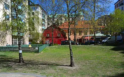 Le parc vu du nord-est, au fond Clas på Hörnet.