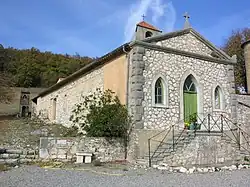 Chapelle rustique de Sainte-Roseline.