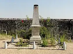 Le monument aux morts.