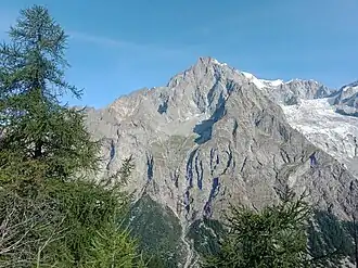 Le glacier de Combalet dans le creux du Fauteuil des Allemands depuis le sud-est.
